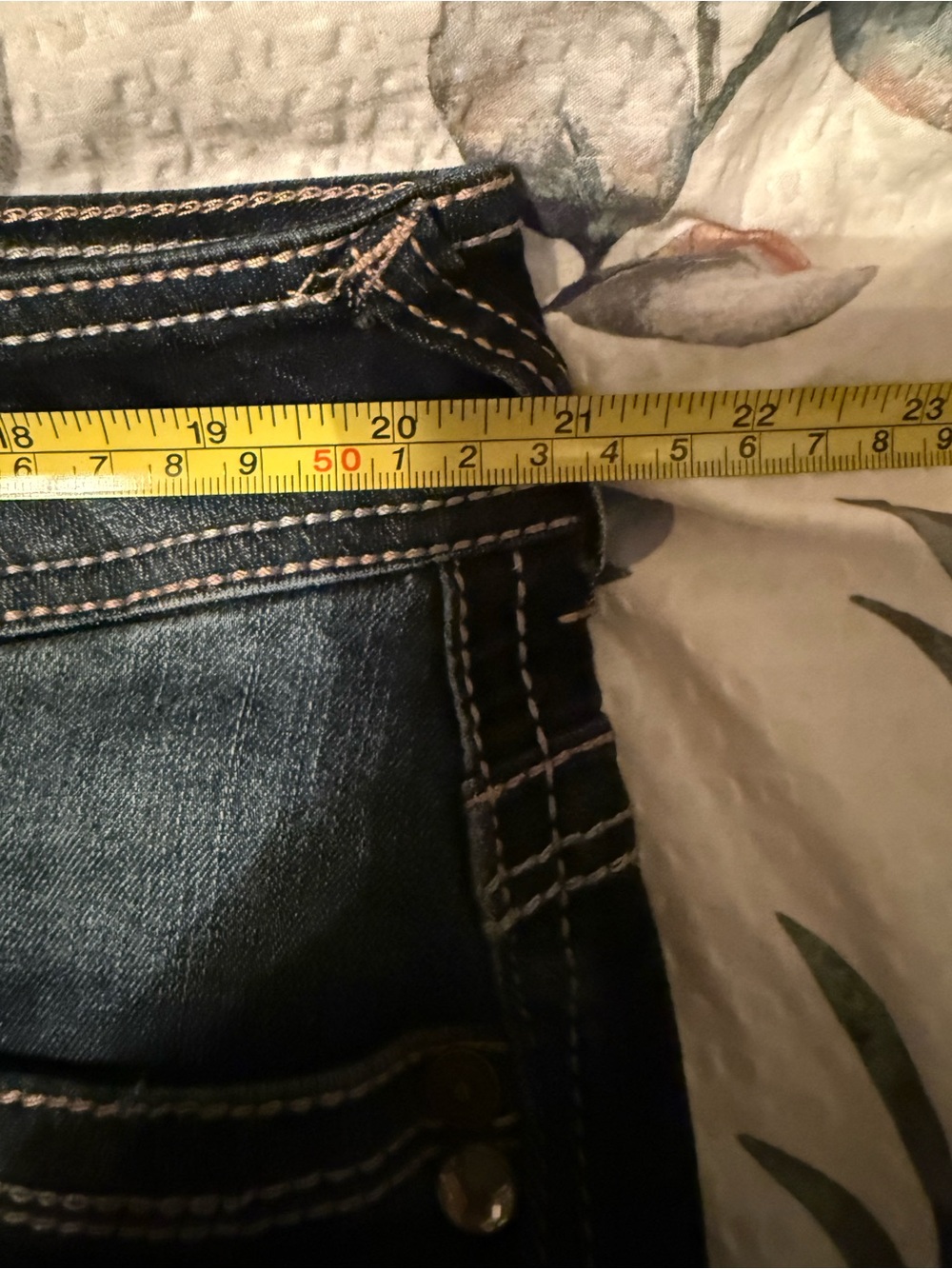 NWOT Wallflower Dark Wash Bootcut Jeans with Faded Front - Picture 10 of 10